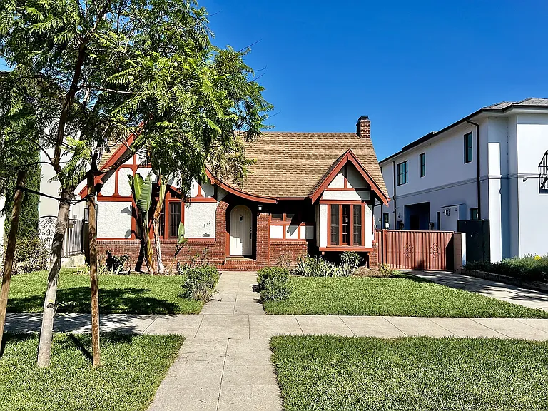 312 N Palm Dr — Photo 27