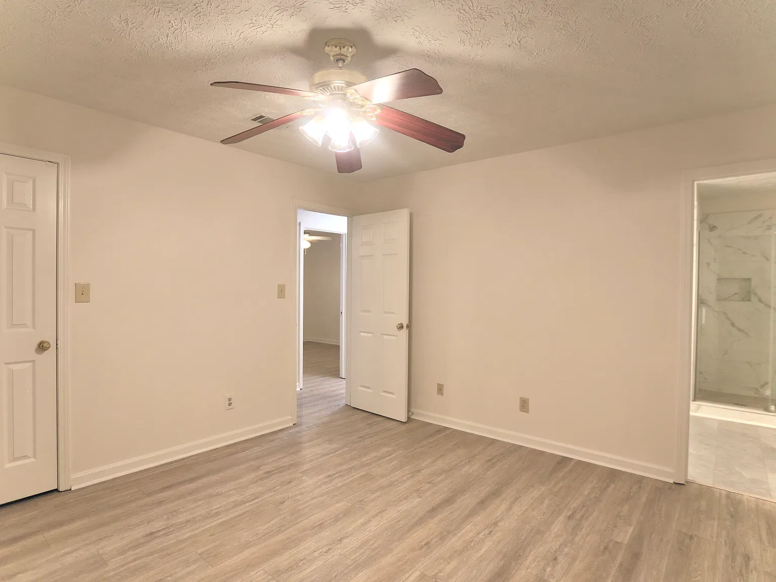 3 bed, 1386 sqft, $1,800 — Photo 3