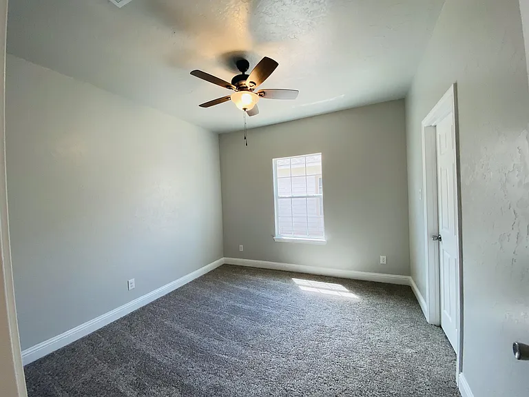 4102 Gordon St — Photo 9