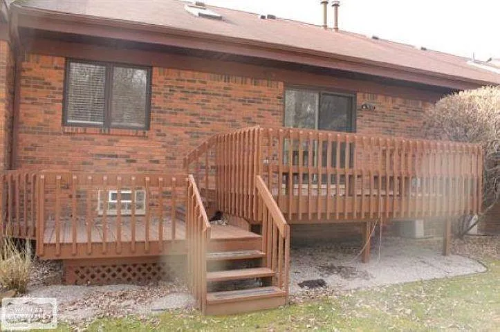 2 bed, 2.0 bath, 1050 sqft, $1,495 — Photo 2