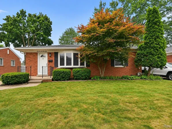 32539 Washington St, Livonia, MI 48150