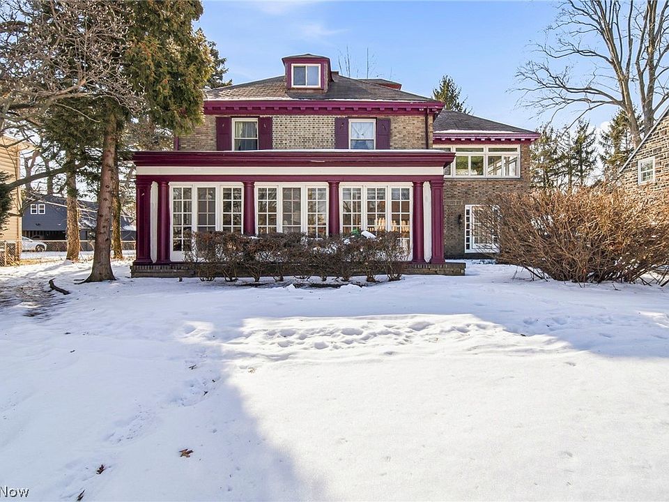 1st image of 10111 Edgewater Dr
