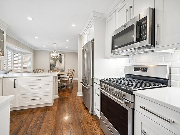 5th image of 824 Echo Ln