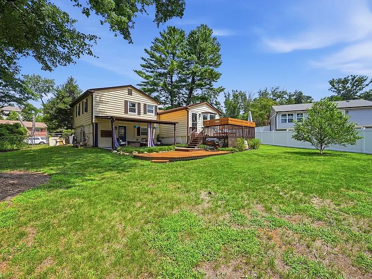 6426 Carriage Dr — Photo 45