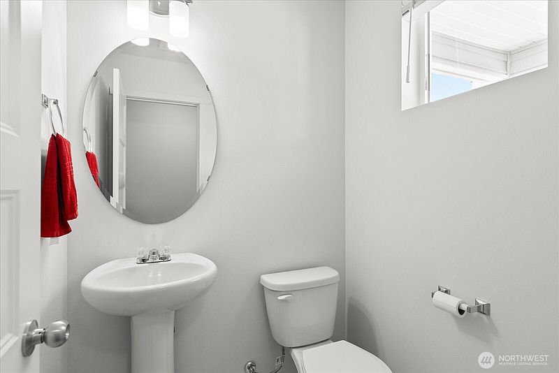 5th image of 4265 71st Drive NE