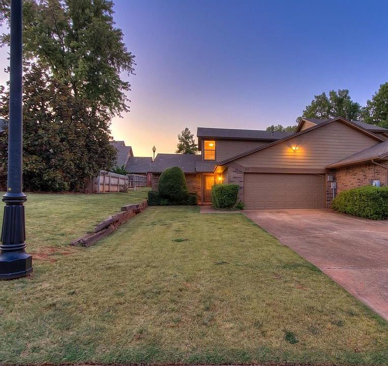 1st image of 105 Woodbridge Cir