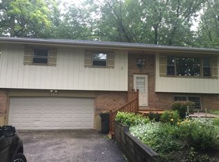 114 Acorn Ln, Lake In The Hills, IL 60156