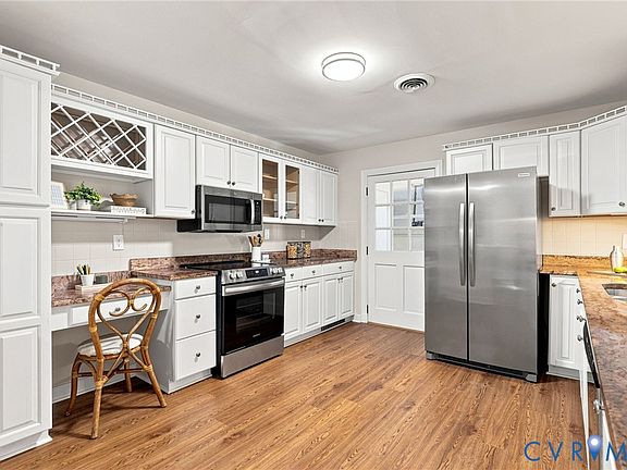 5th image of 15456 Pine View Ln