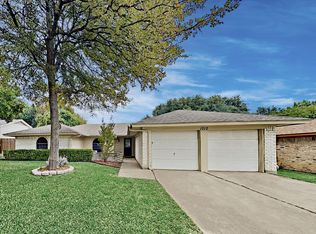 1012 Almond Dr, Mansfield, TX 76063