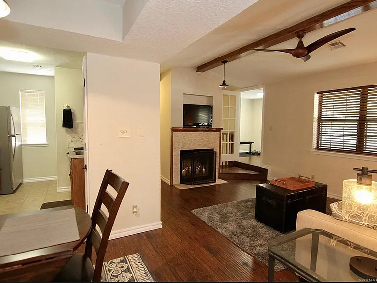 9113 S Urbana Ave #8-C — Photo 8