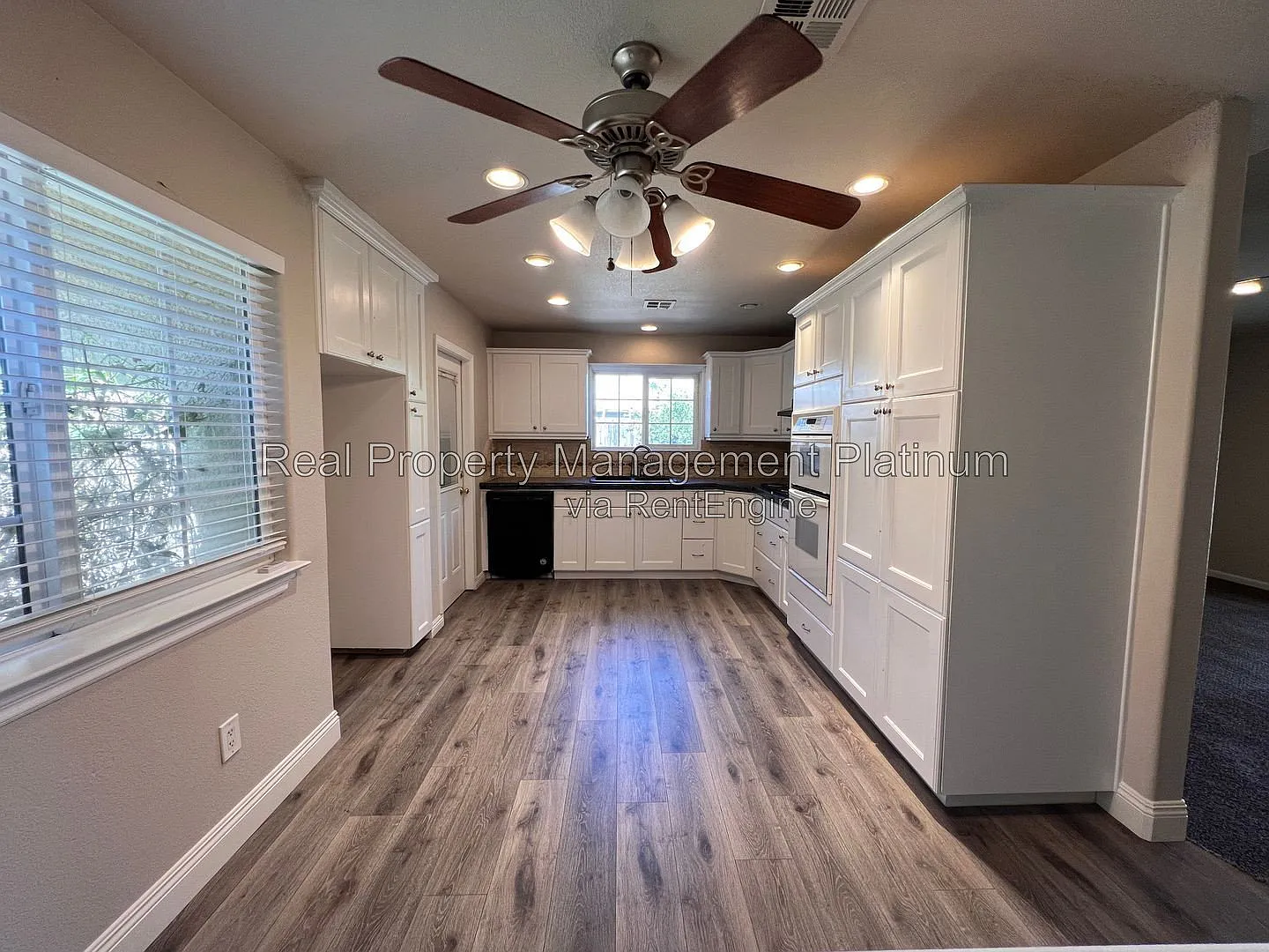 3 bed, 1.5 bath, 1153 sqft, $2,050 — Photo 3