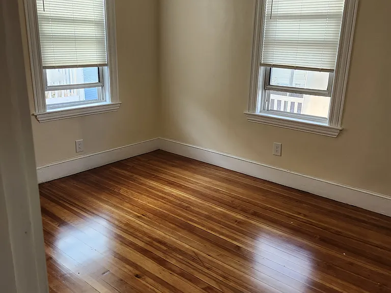 35 Havelock St #3 — Photo 14