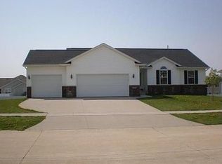 1705 Bellboy Dr, Marion, IA 52302