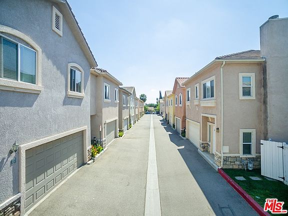 3rd image of 20300 Vanowen St APT 6