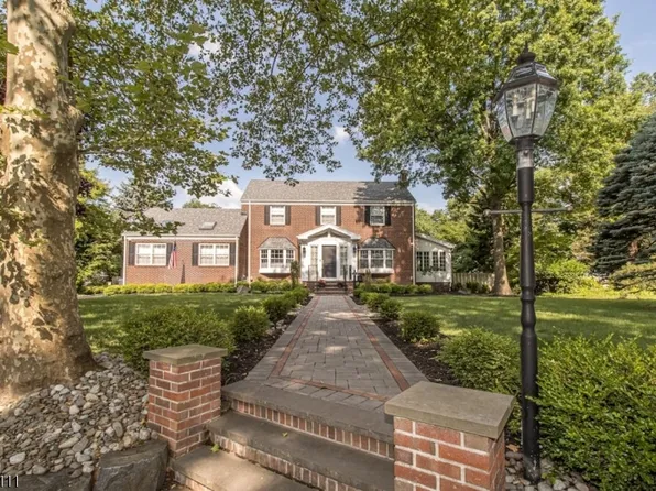 690 Pierpont St, Rahway City, NJ 07065