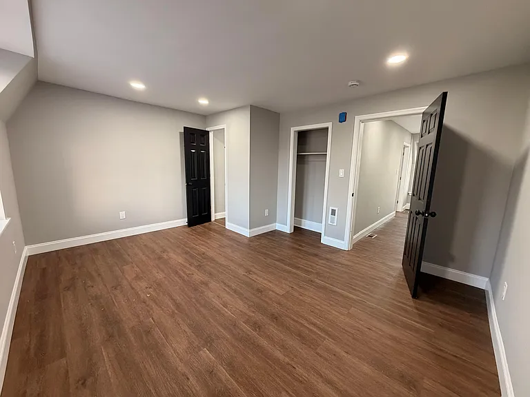 516 E Marshall St #1 — Photo 9
