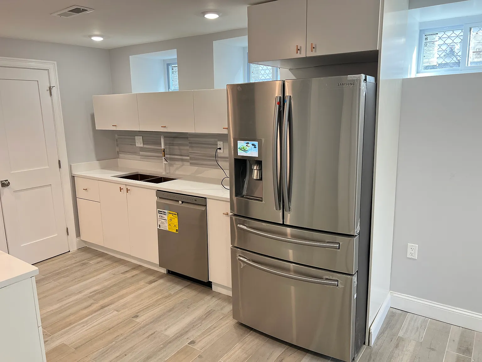 6 bed, 6.5 bath, $1,350 — Photo 4