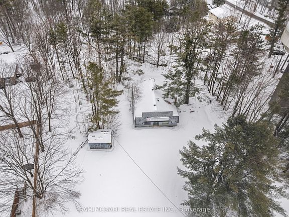 2nd image of 530 Muskoka Beach Rd