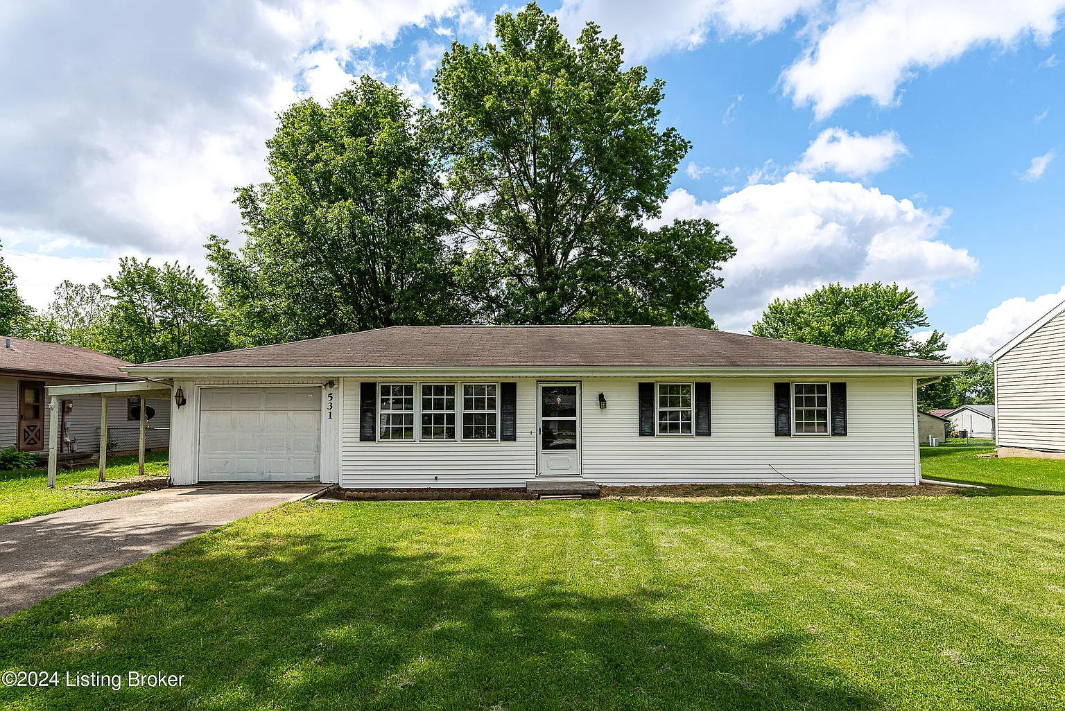 531 E Colony Dr photo 1