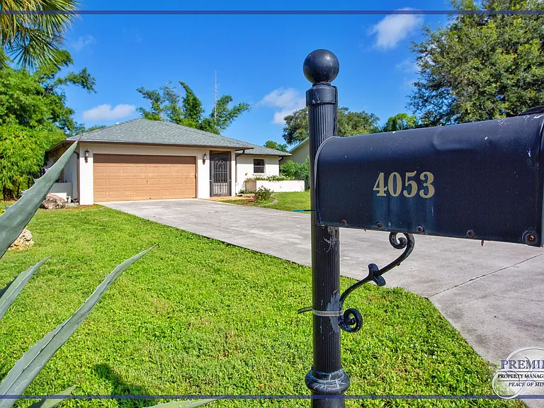 4053 Seaoats Ln — Photo 11
