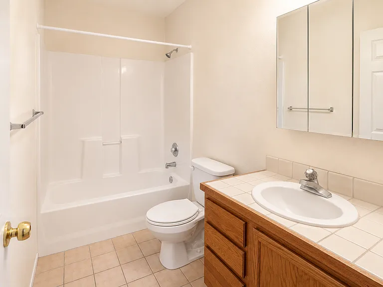 1440 Ogallala St #5 — Photo 2