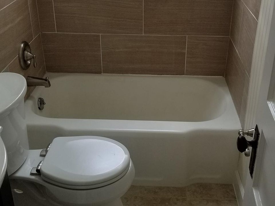 1st image of 215 Woodward St APT 1
