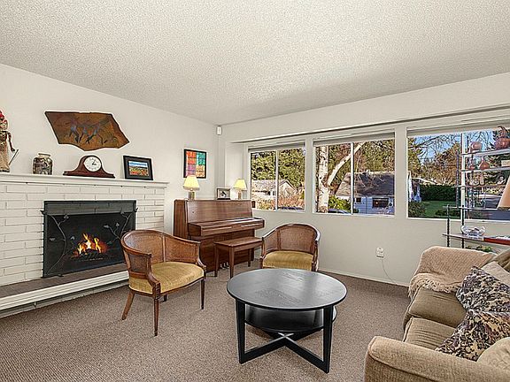 2nd image of 20301 25th Ave NE