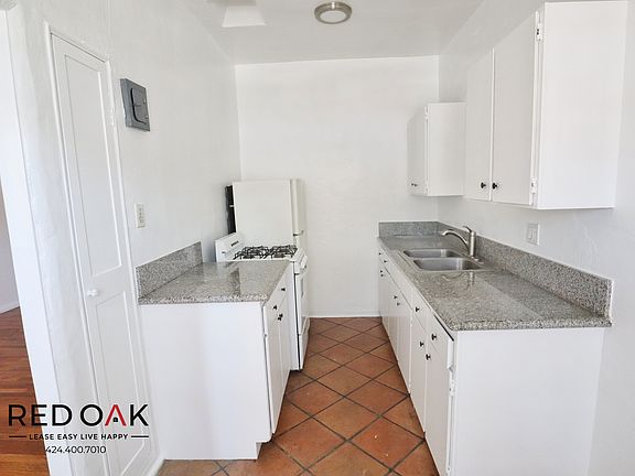 2nd image of 660 S Cochran Ave APT 105