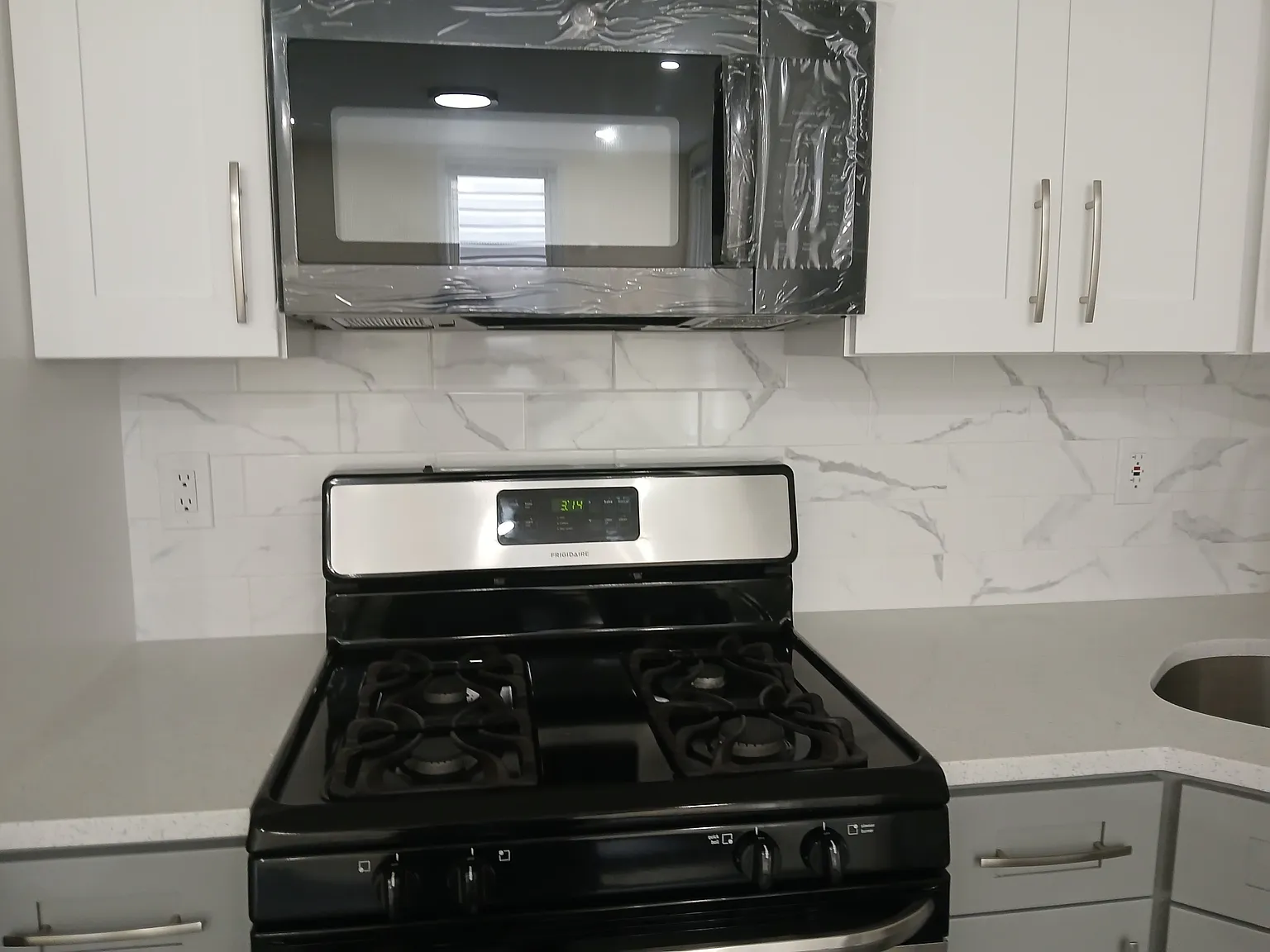 3 bed, 2609 sqft, $3,000 — Photo 2