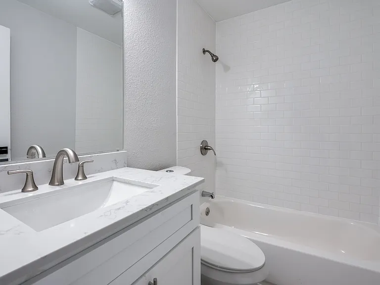 5444 Gaston Ave #202 — Photo 7