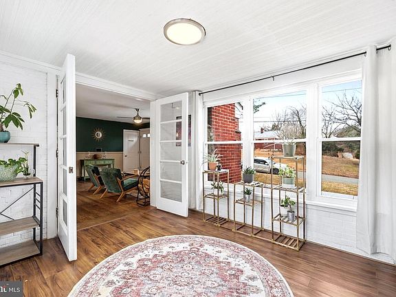 4th image of 3270 Green Meadows Dr