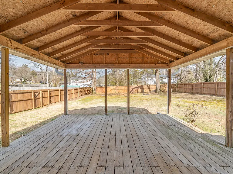 331 Sarvis Dr — Photo 36