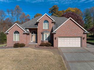 1314 Hunters Ridge Ct, Evansville, IN 47725