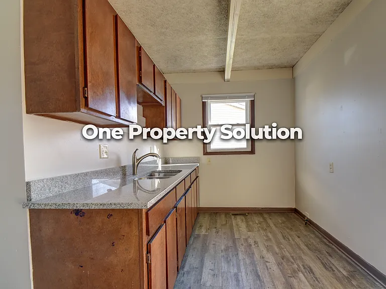 1335 E Logan St #1335 — Photo 9