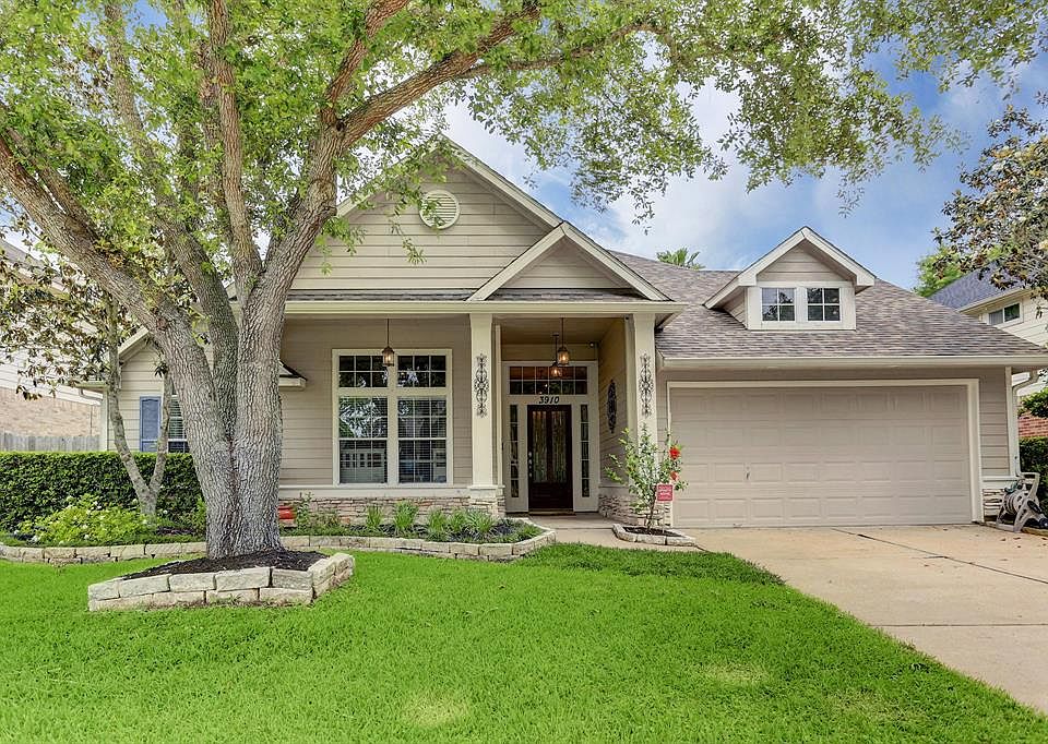 3910 Lady Atwell Court presented by Sara Nguyen