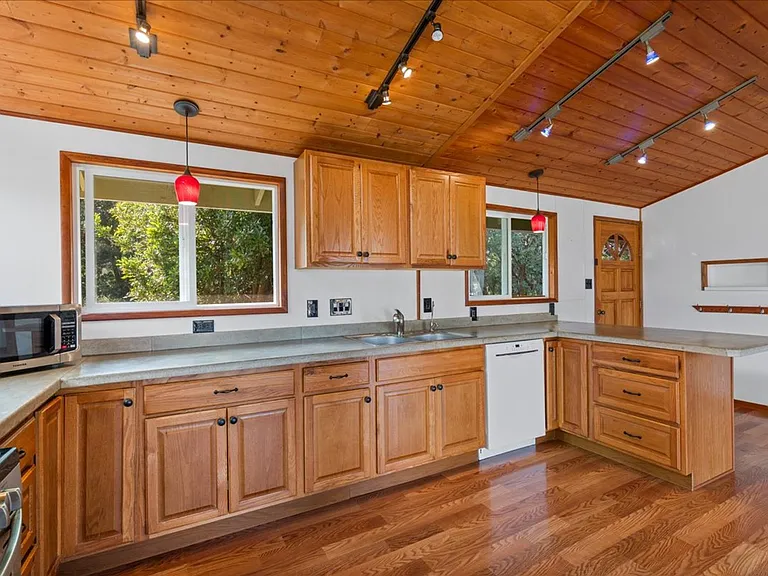 31 Hapapa Rd #B — Photo 12