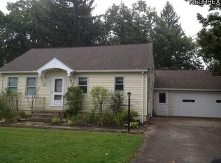 15891 Ridgewood Dr, Middlefield, OH 44062