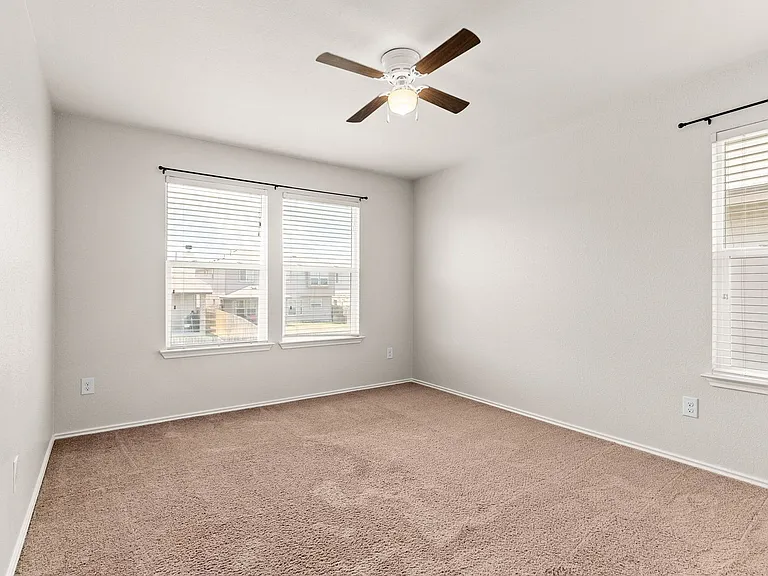 9605 Raeburn Ct — Photo 5