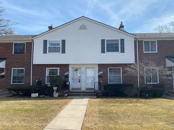 22958 Lee Ct, Saint Clair Shores, MI 48080