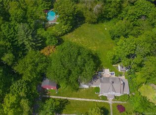 113 Chestnut Hill Rd, Stamford, CT 06903