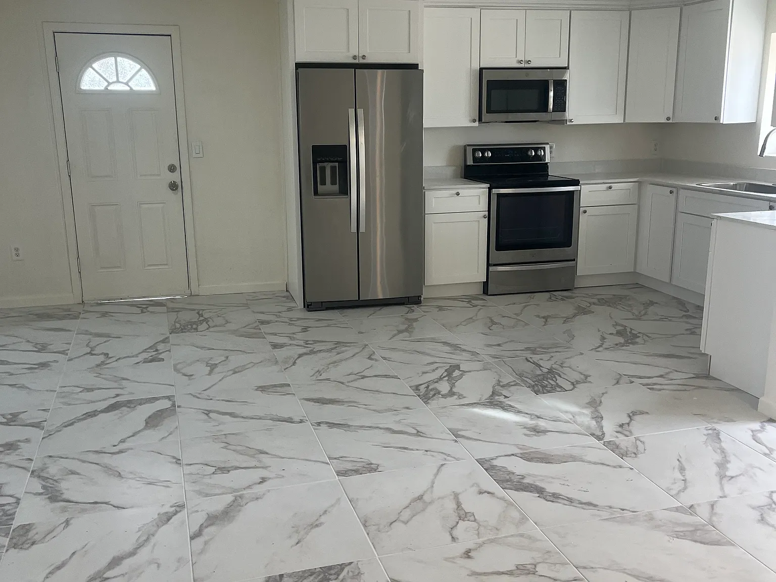 2 bed, 950 sqft, $1,300 — Photo 3