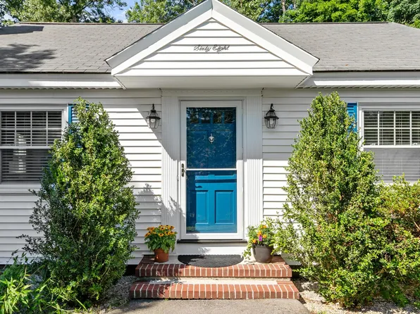68 Oak Hill Rd, Westford, MA 01886