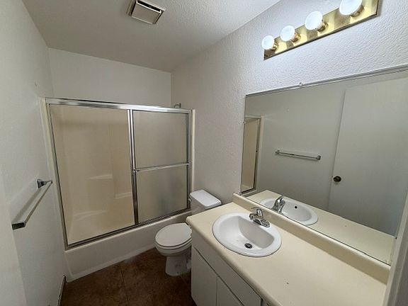 4th image of 123 E Walnut St APT F
