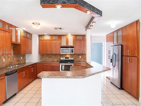 3rd image of 18800 Belview Dr