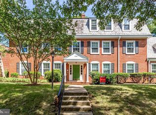 4906 30th St S APT B2, Arlington, VA 22206