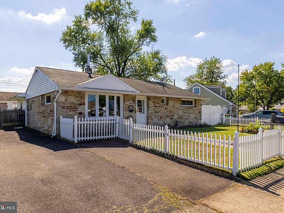 4th image of 2513 Laurel Dr