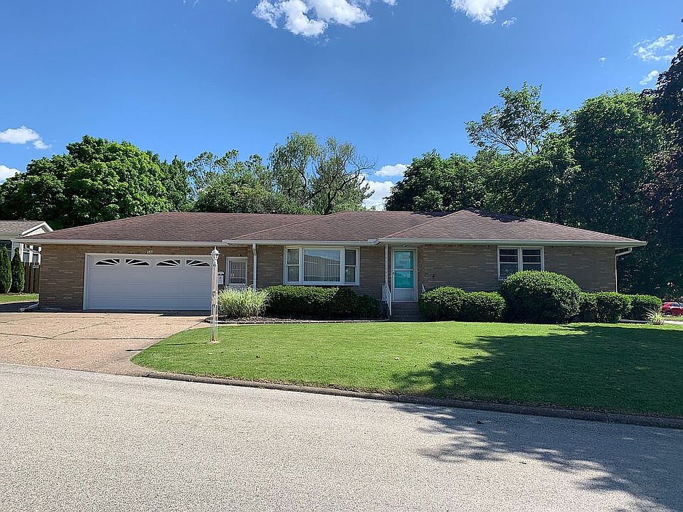 1st image of 242 Hillcrest Dr