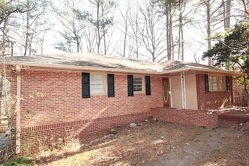 1st image of 238 Stoneybrook Dr