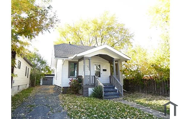 3712 W 103rd St photo 1