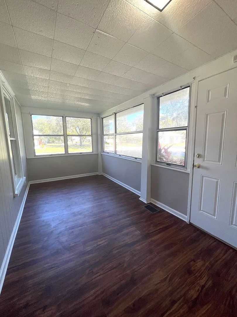 802 Missouri Ave — Photo 4